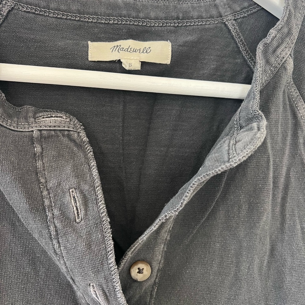 Madewell Charcoal Short Sleeve Tee - Picture 2 of 4